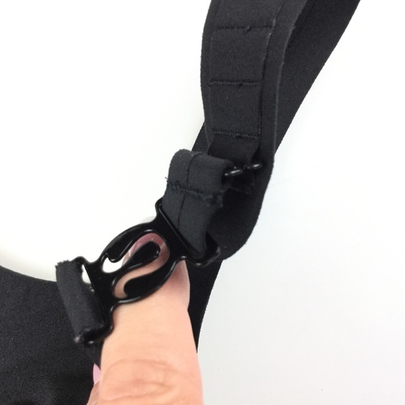 Lululemon Hold It Against Me sports bra, 32D - Picture 6 of 11